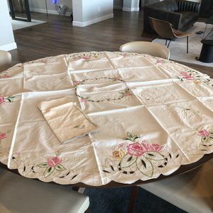 Sam Hedaya Round Tablecloth 6 Napkins Embroidered Hand Cutwork Floral 64” New